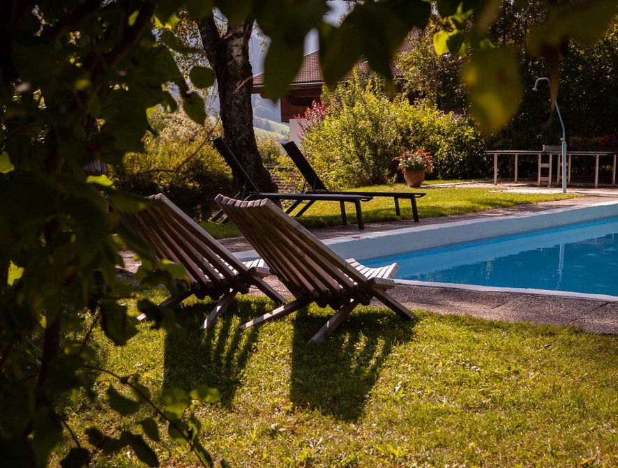 Garten mit Pool Hotel zur Post in Alpbach